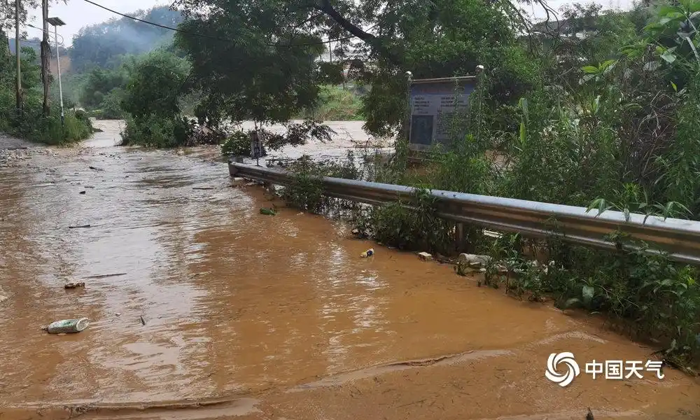 昭平县河水暴涨_贺州市昭平县暴雨天气_昭平县天气