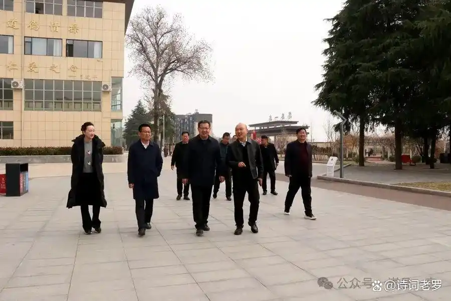 嵩县一高：全国著名高中郸城一高校长刘成章到我校做教育教学讲座