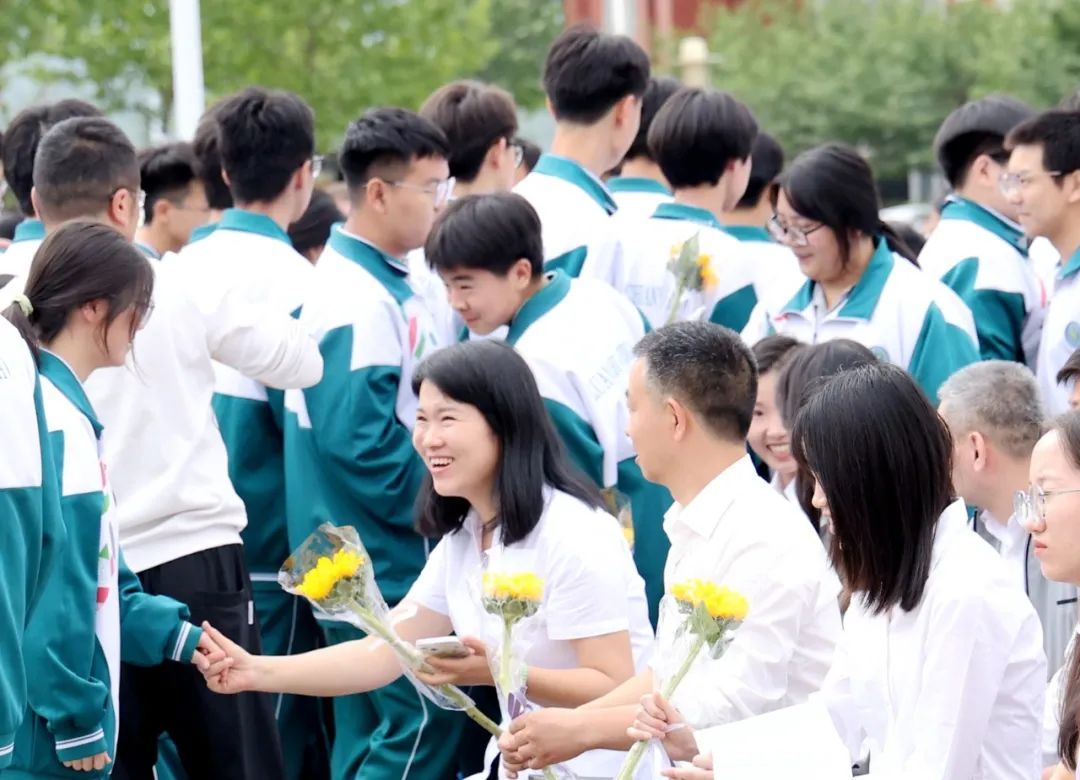 校长王钰致辞_洛阳栾川一高校长_栾川一高2025届高三毕业典礼